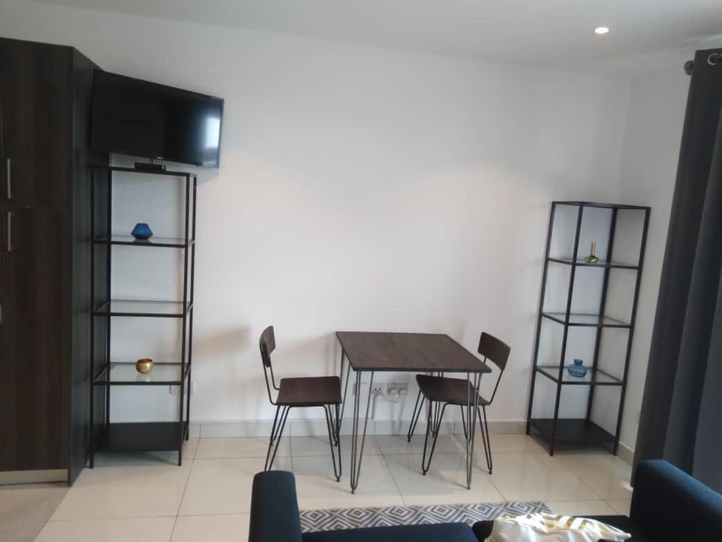 Embassy Gardens Luxury Suites Cpg Аккра Экстерьер фото