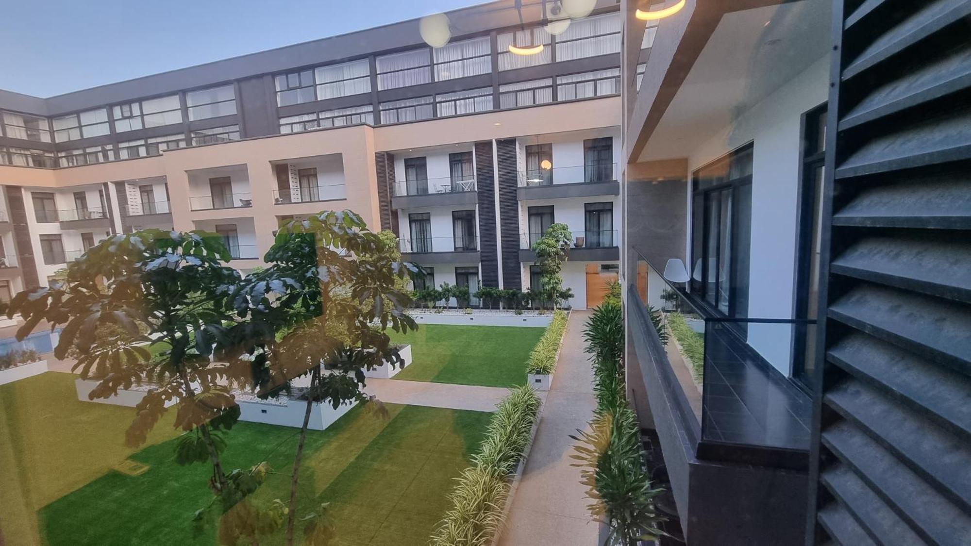 Embassy Gardens Luxury Suites Cpg Аккра Экстерьер фото